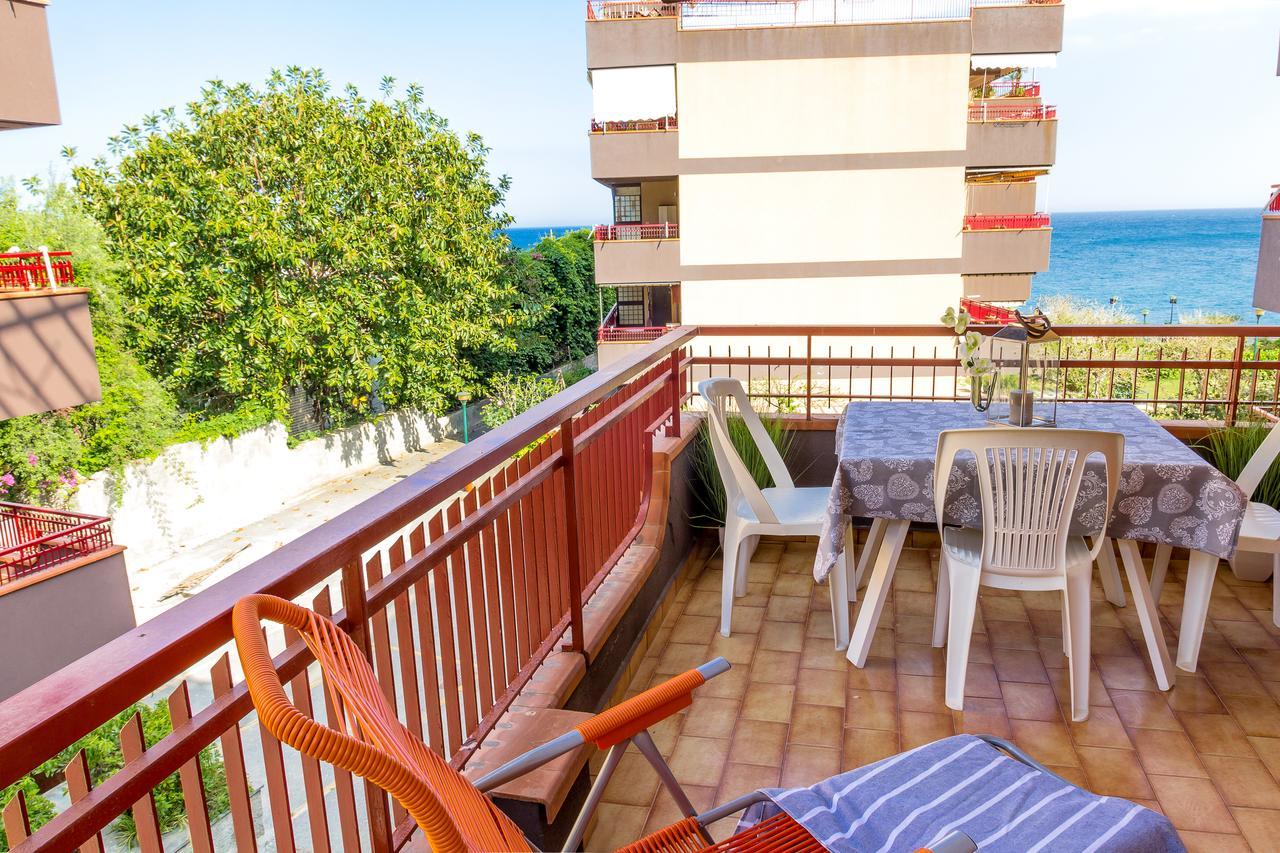 Blue Wood Apartment Летоянни Экстерьер фото