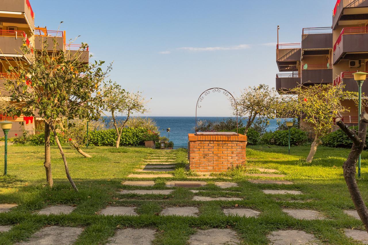 Blue Wood Apartment Летоянни Экстерьер фото